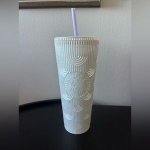 Starbucks Cup - Pearl White Mermaid  / 2022 / BNWT / Venti Cold Cup
